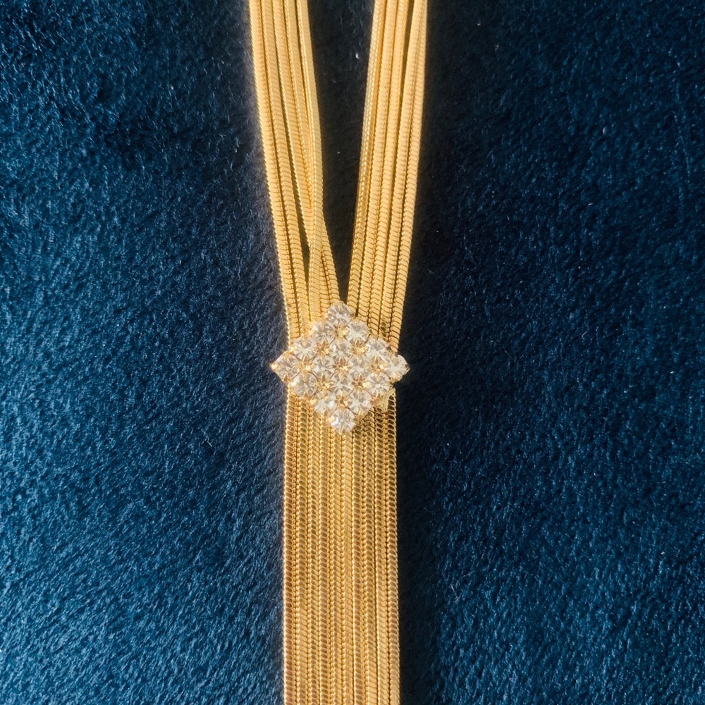 HP🎁Women’s Neiman Marcus gold w/diamond necklace